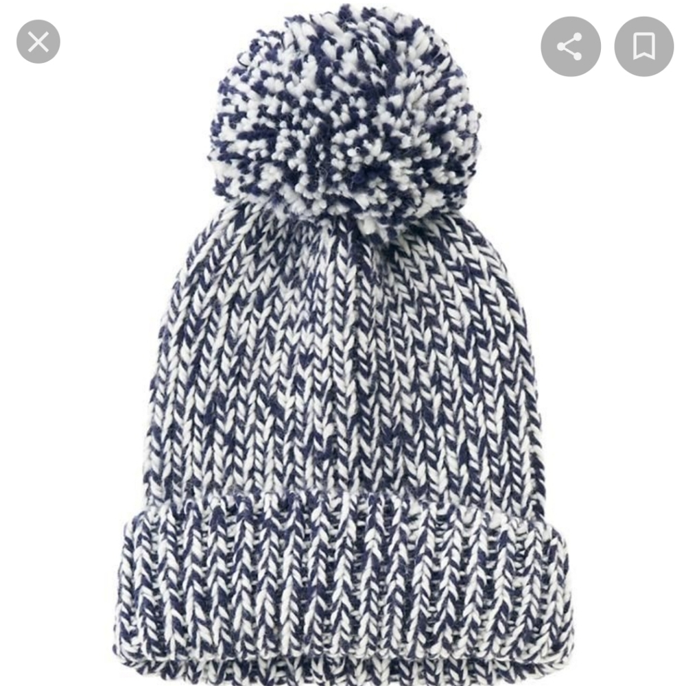 Uniqlo Heattech Knitted Large Pom Pom Cap Hat Beanie Blue.